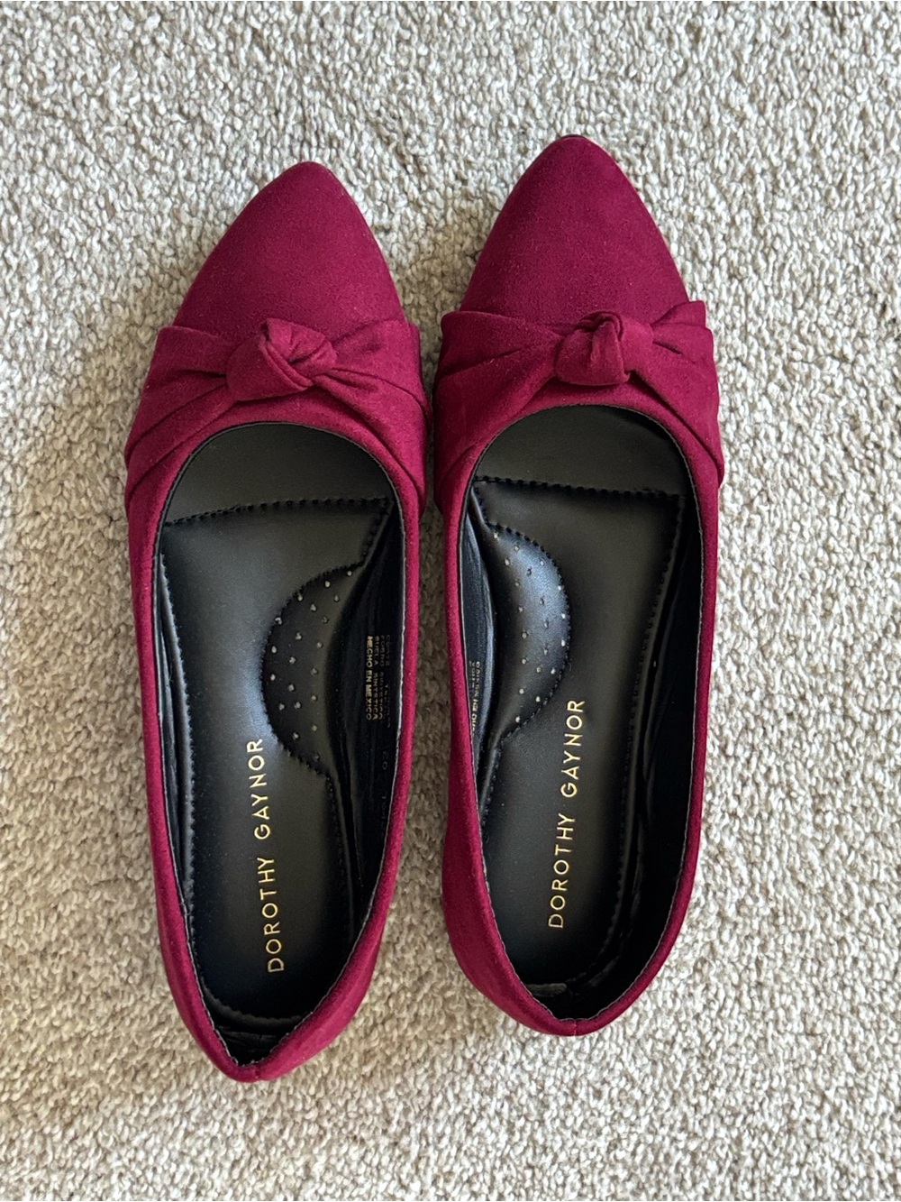 Women's Pointed Toe Bow Flats - Burgundy